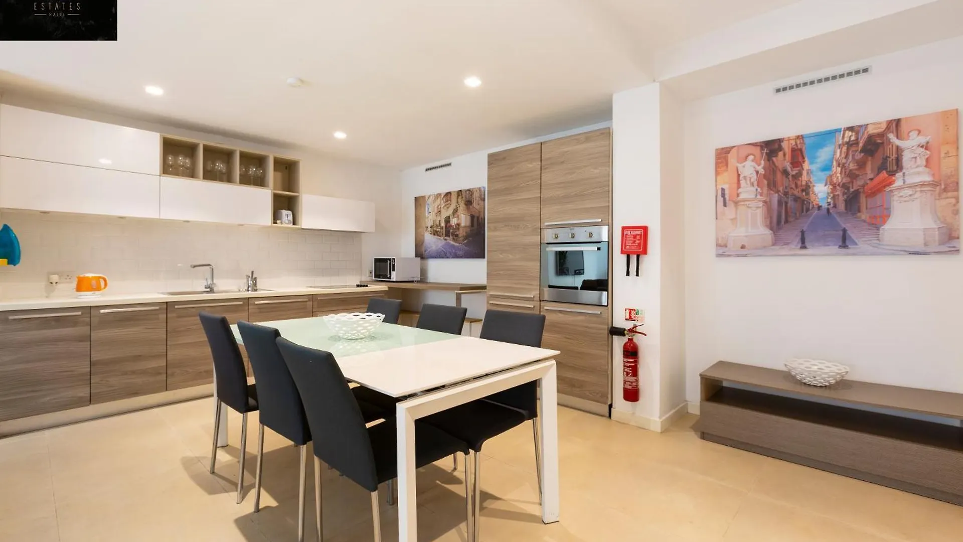 4Br Home In Prime Location Just Off The Promenade By 360 Estates Sliema 0*,  Malta